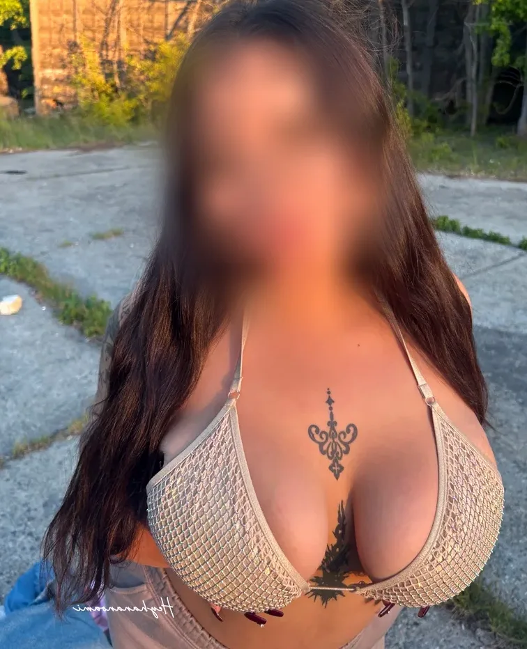 Abigail, 27