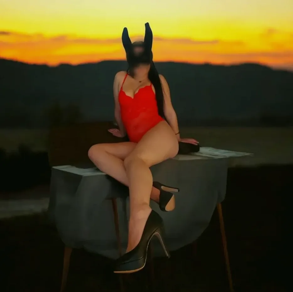 Aisha, 26