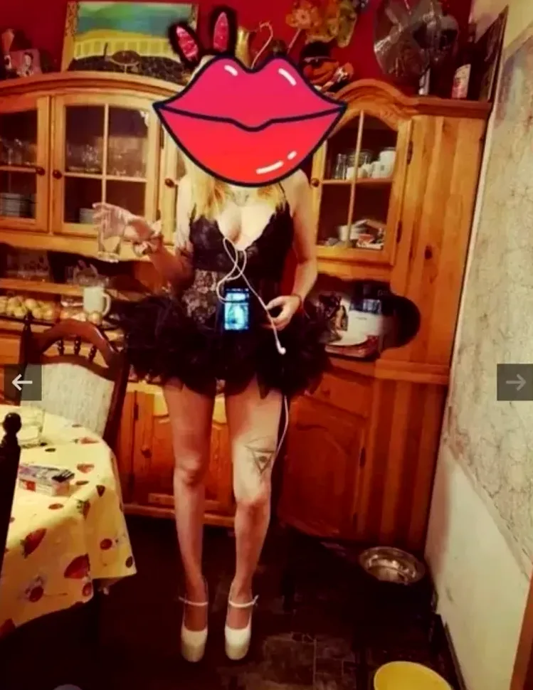 Charlotte, 34