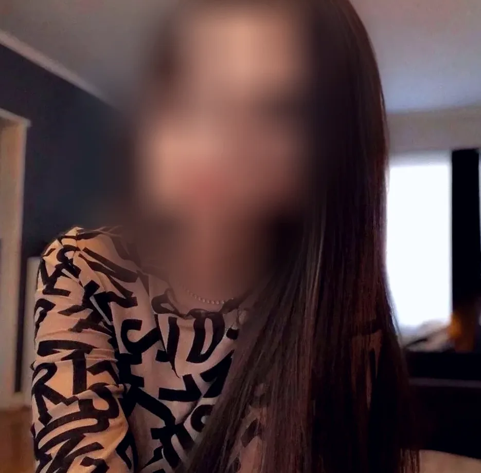 Evie, 21