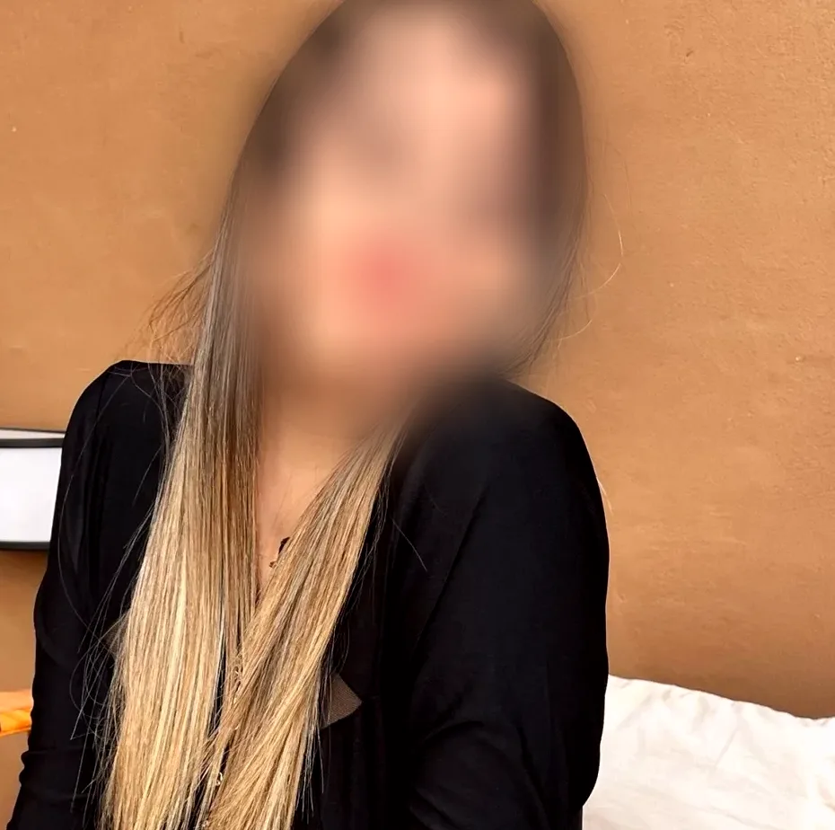 Laura, 28