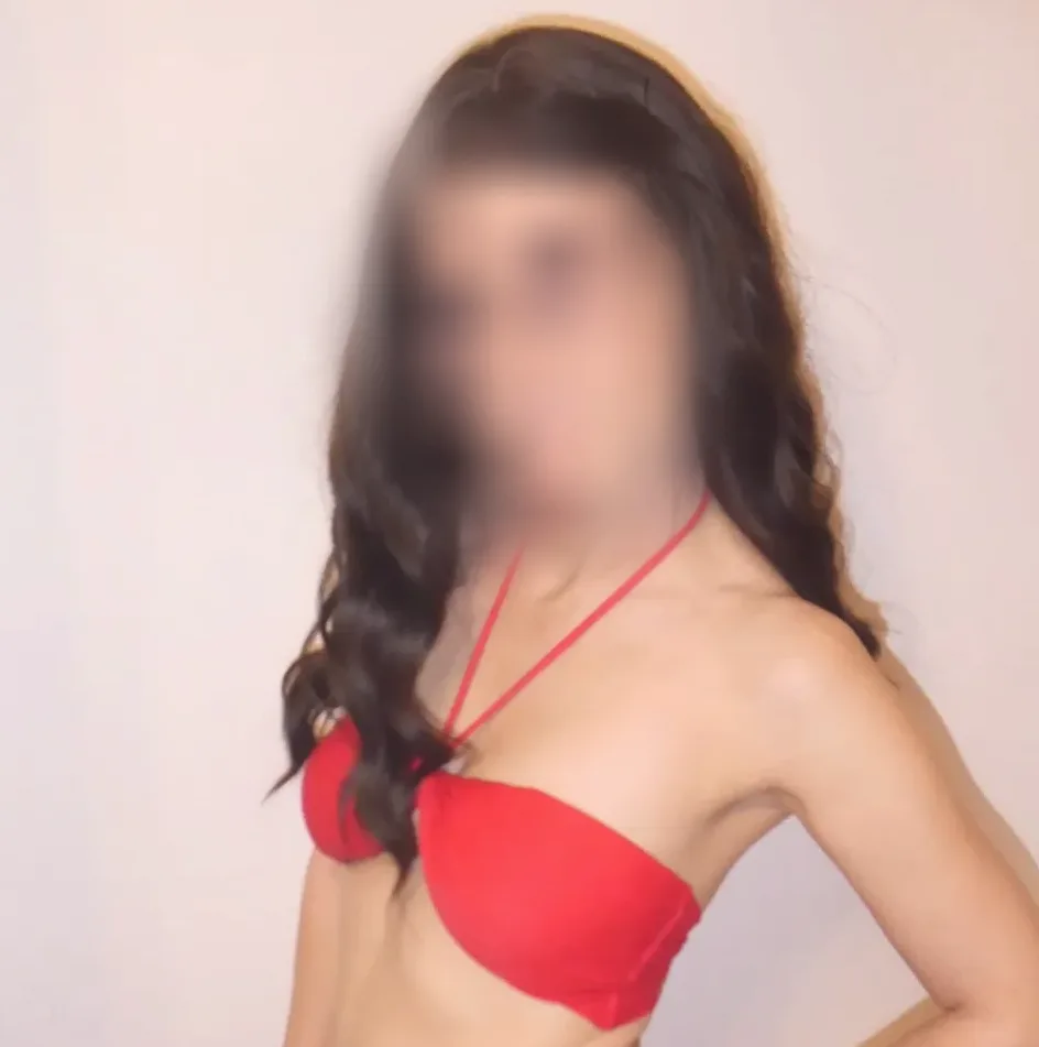 Zoe, 26